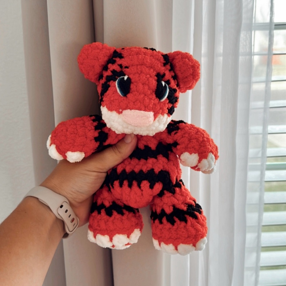 Crochet Tiger Snuggler